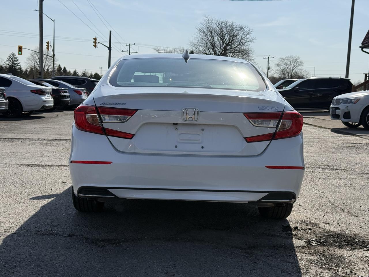 2018 Honda Accord LX Photo3