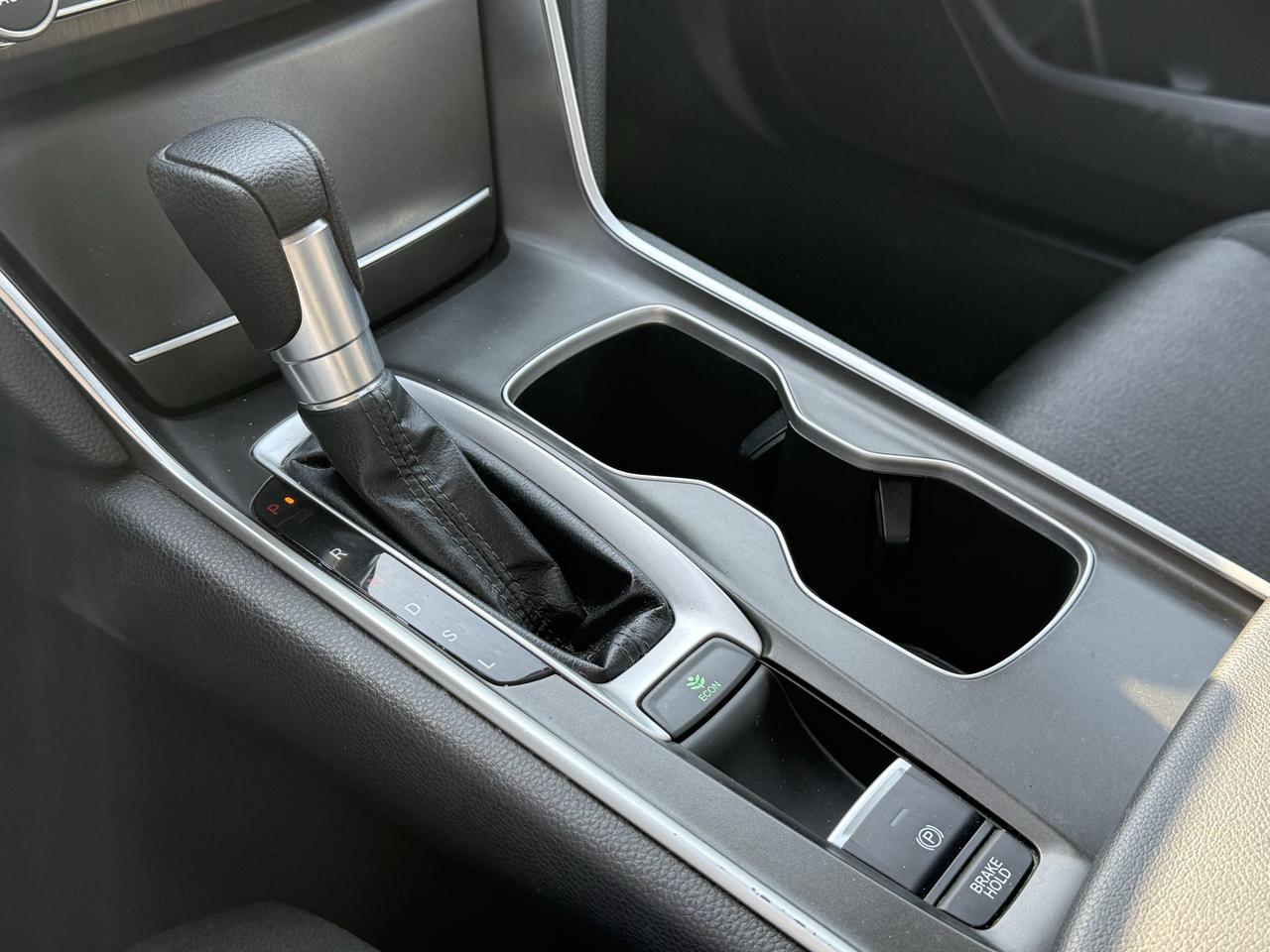 2018 Honda Accord LX Photo