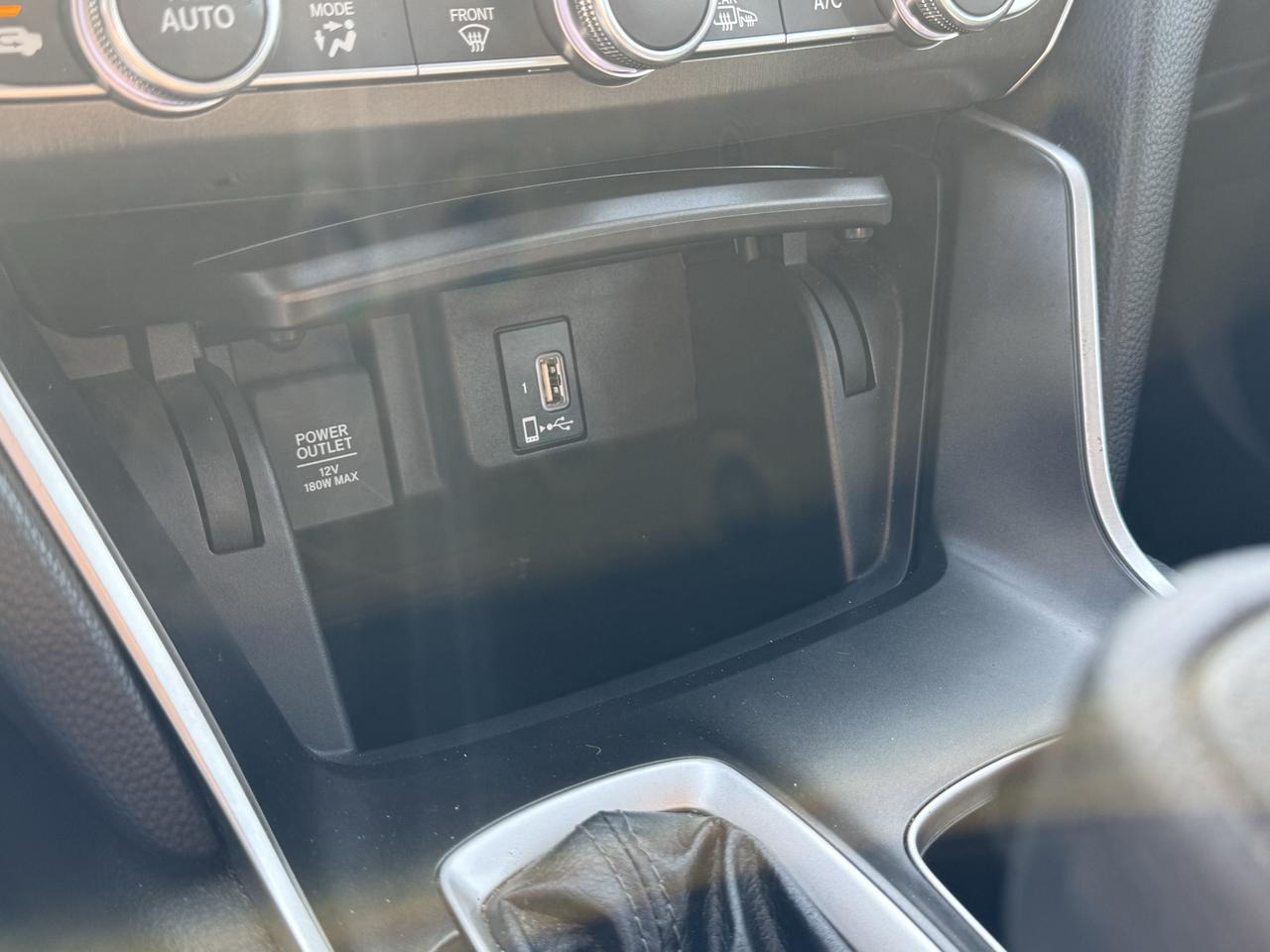 2018 Honda Accord LX Photo