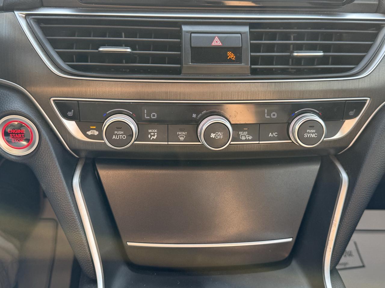 2018 Honda Accord LX Photo