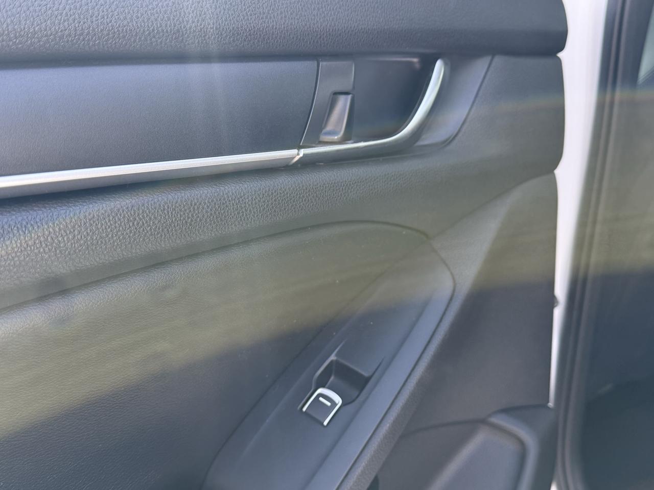 2018 Honda Accord LX Photo