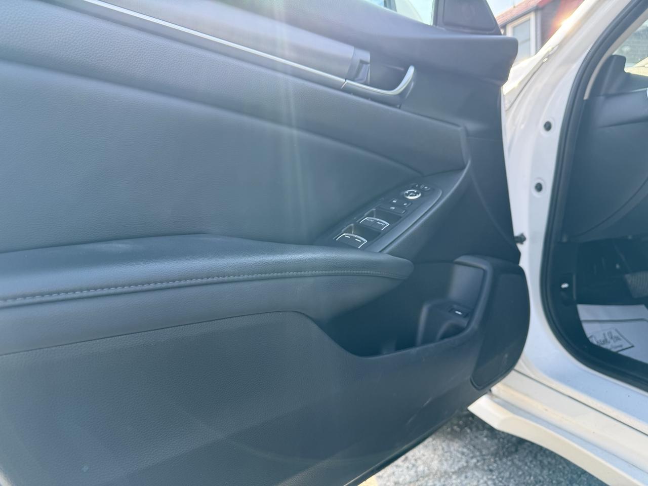 2018 Honda Accord LX Photo
