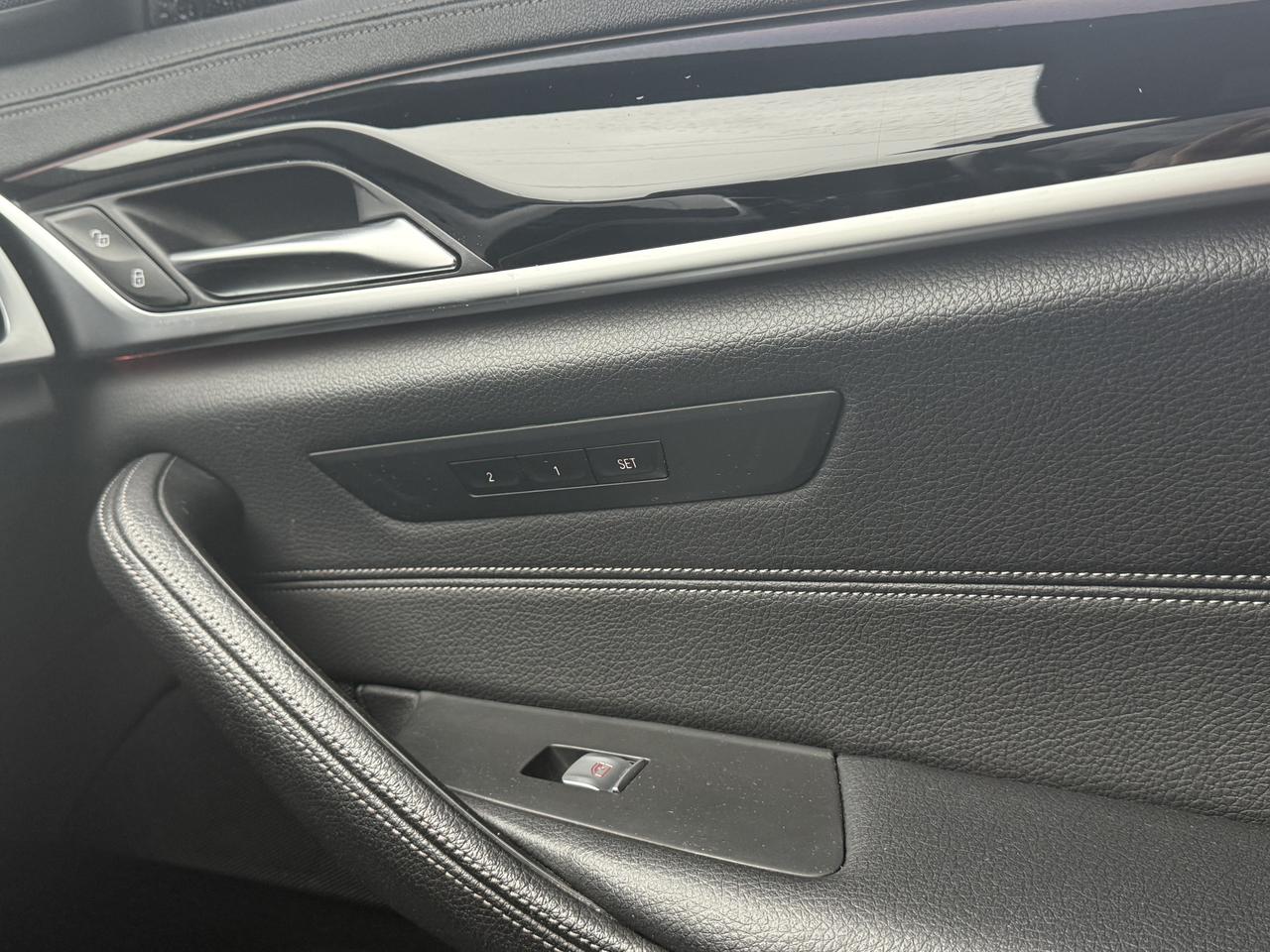 2021 BMW 5 Series 530i xDrive Photo