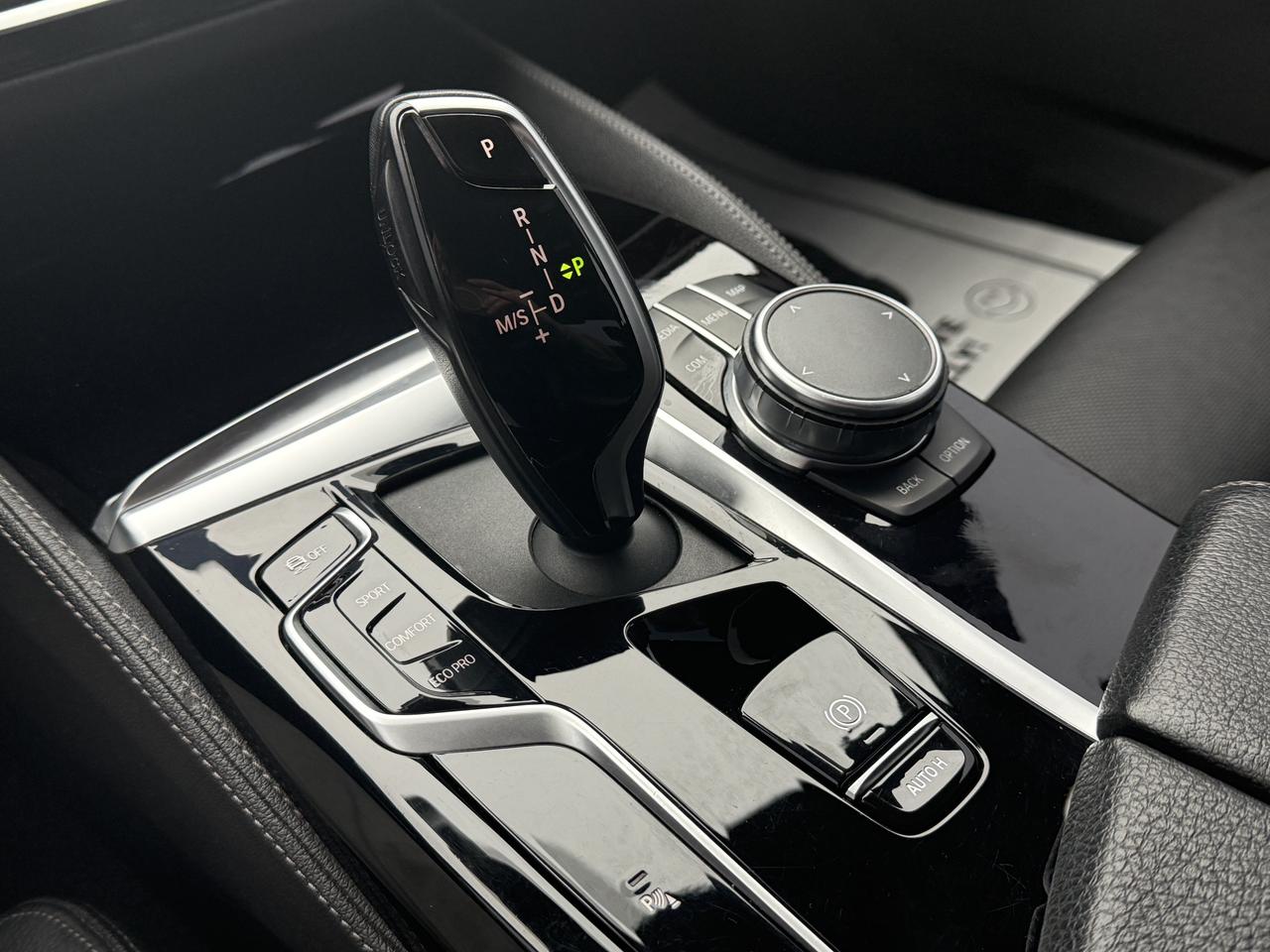 2021 BMW 5 Series 530i xDrive Photo