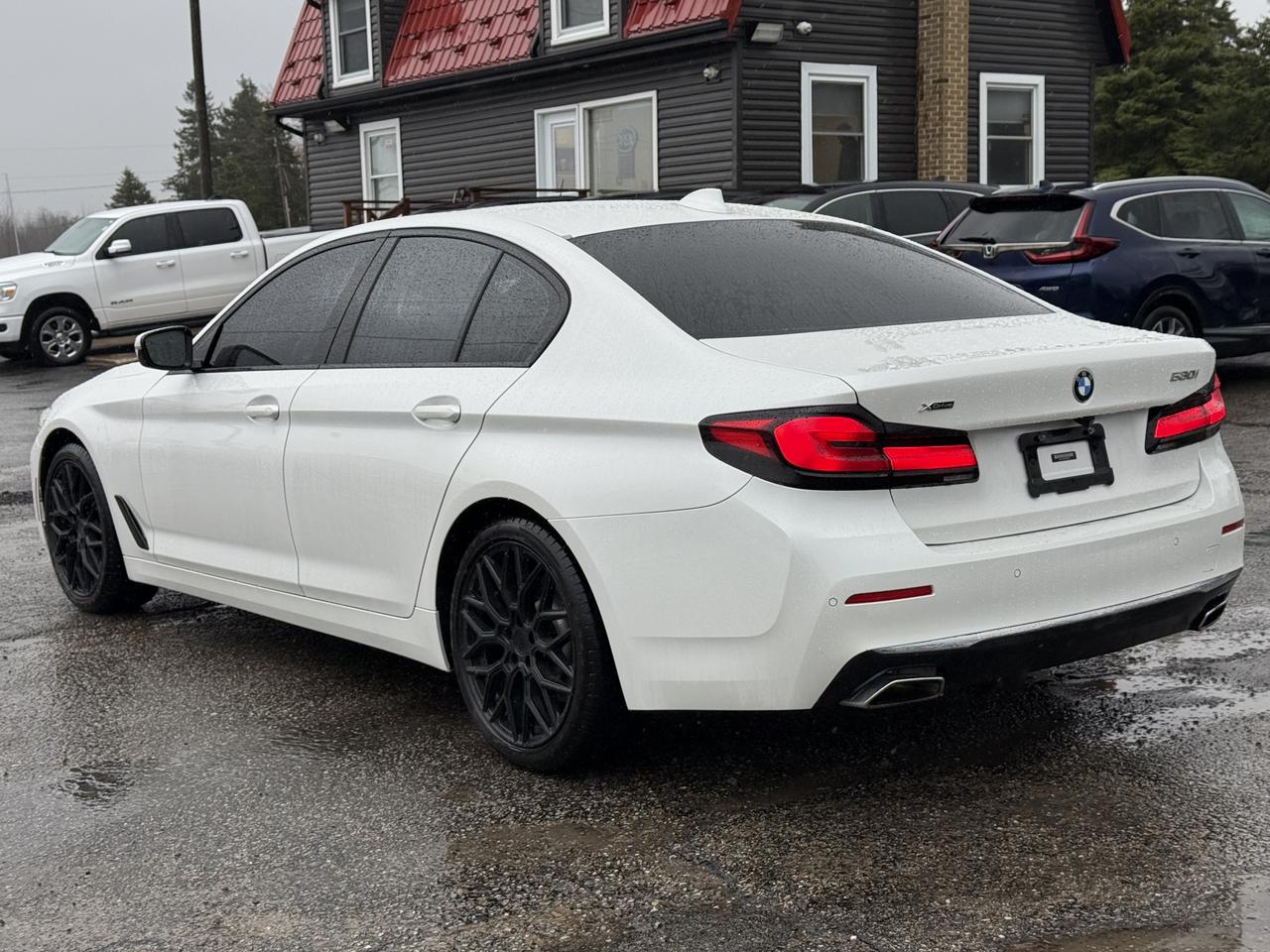2021 BMW 5 Series 530i xDrive Luxury Line 1 year Warranty Included!! Photo4