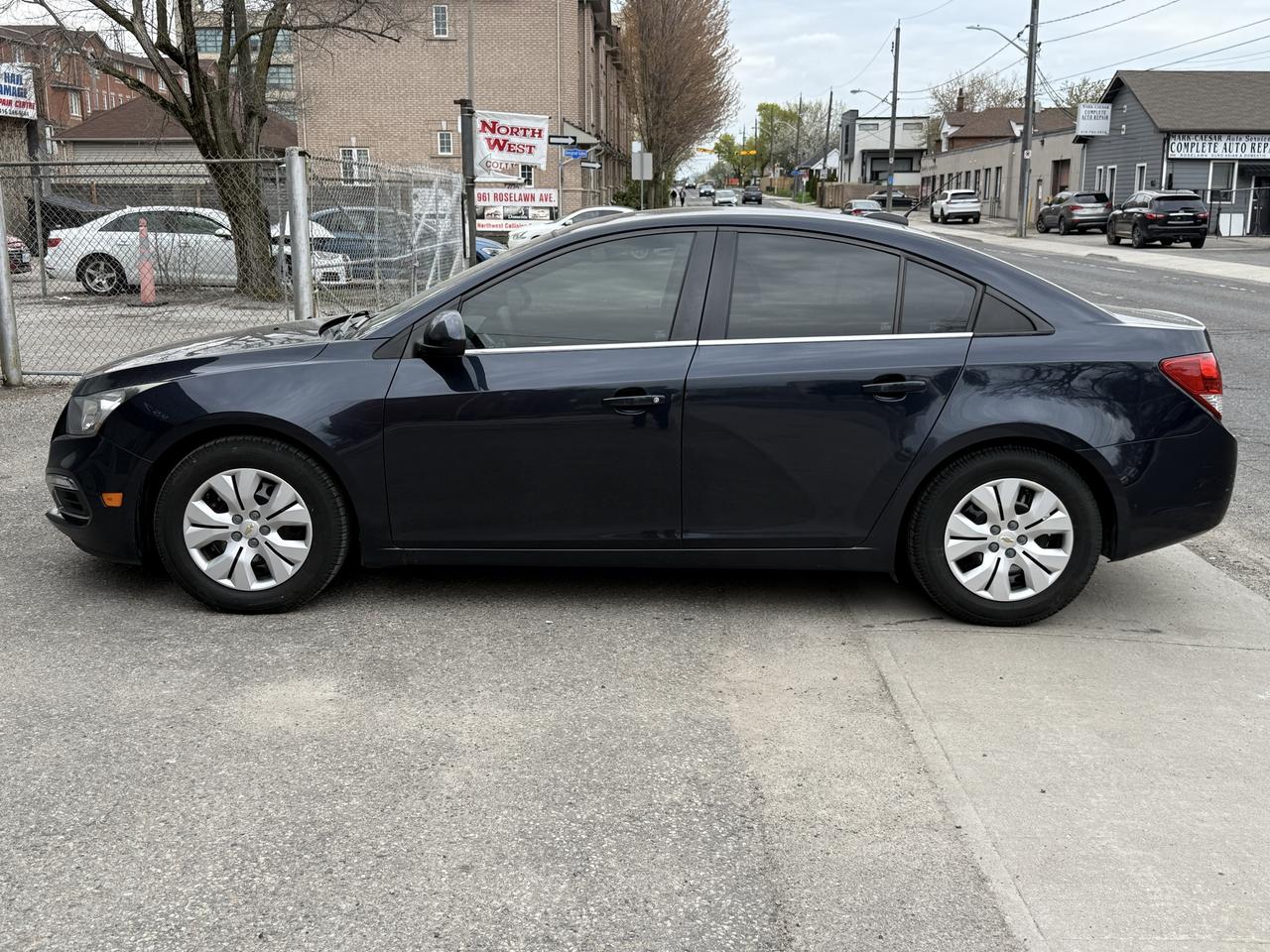 2015 Chevrolet Cruze 4dr Sdn 1LT Photo