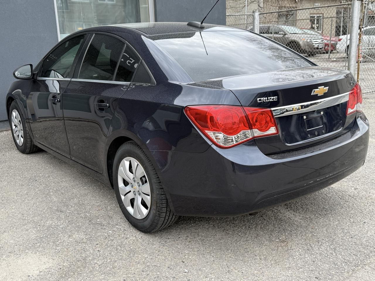 2015 Chevrolet Cruze 4dr Sdn 1LT Photo