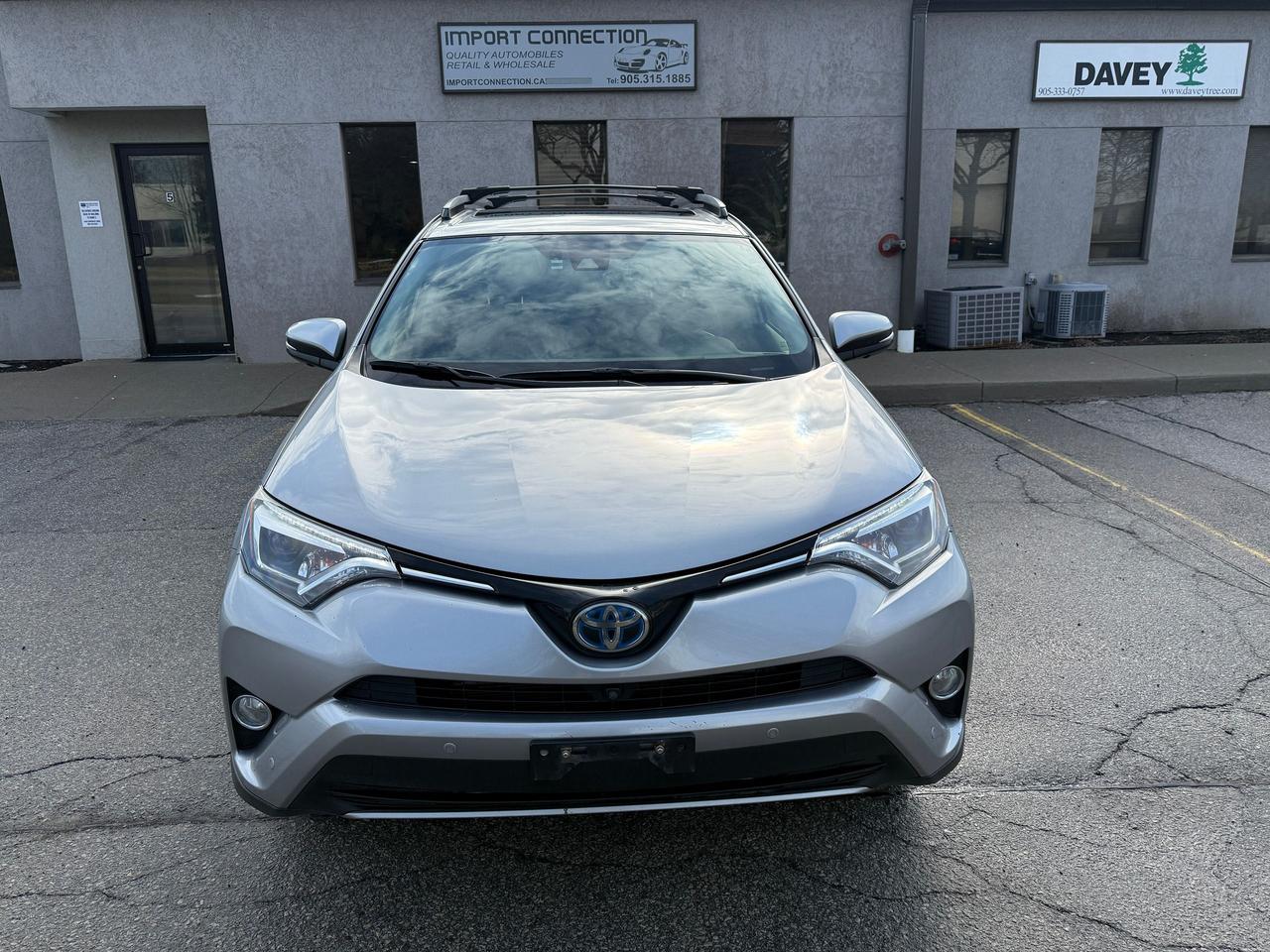 2017 Toyota RAV4 AWD LIMITED HYBRID.NAV.LEATHER.SUNROOF.CERTIFIED! Photo