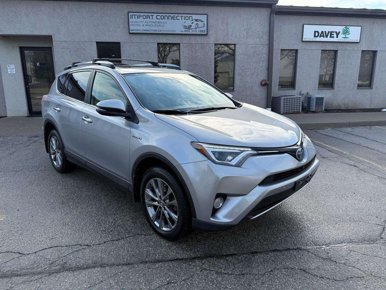 2017 Toyota RAV4 AWD LIMITED HYBRID.NAV.LEATHER.SUNROOF.CERTIFIED! Photo