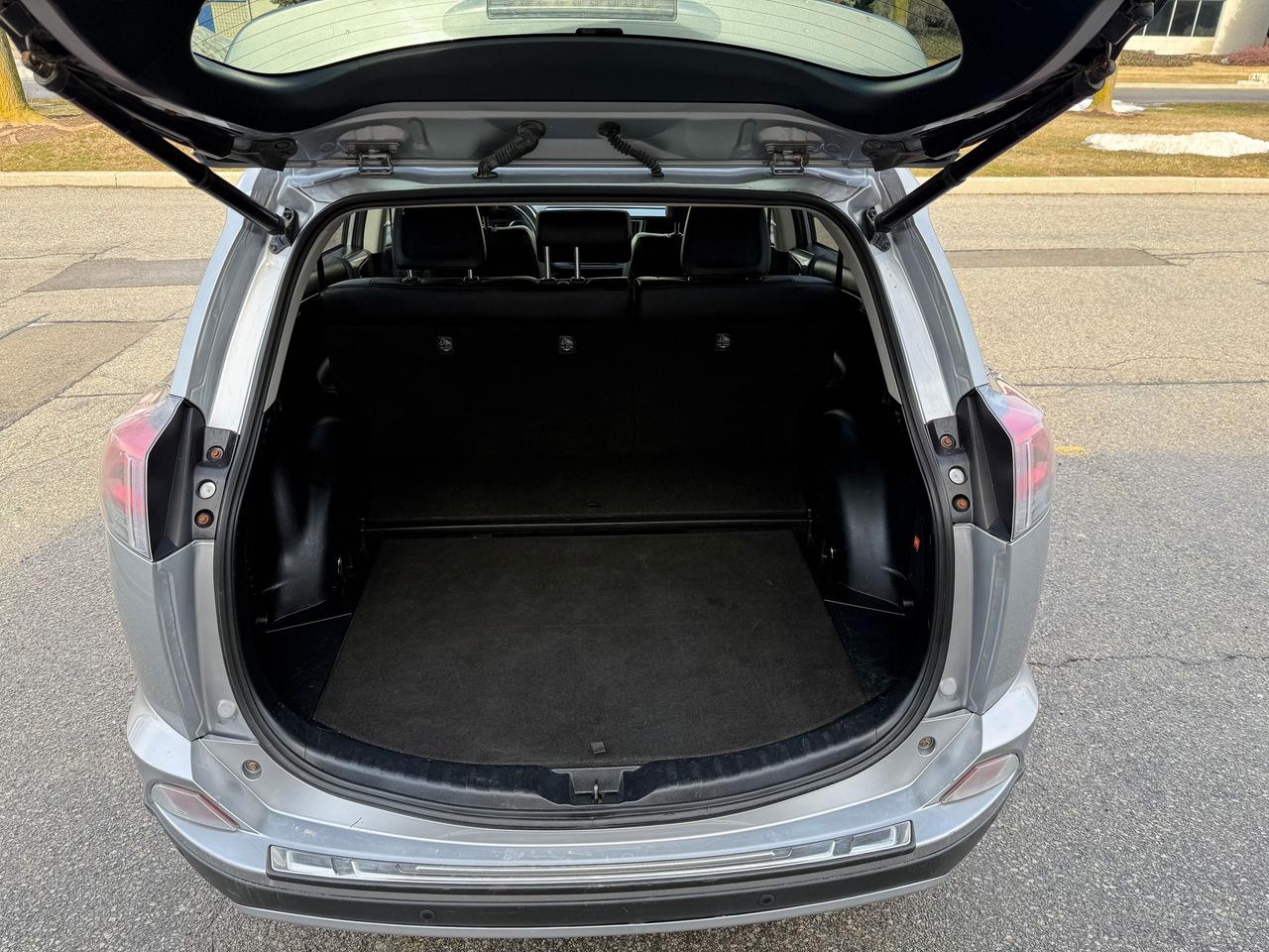 2017 Toyota RAV4 AWD LIMITED HYBRID.NAV.LEATHER.SUNROOF.CERTIFIED! Photo