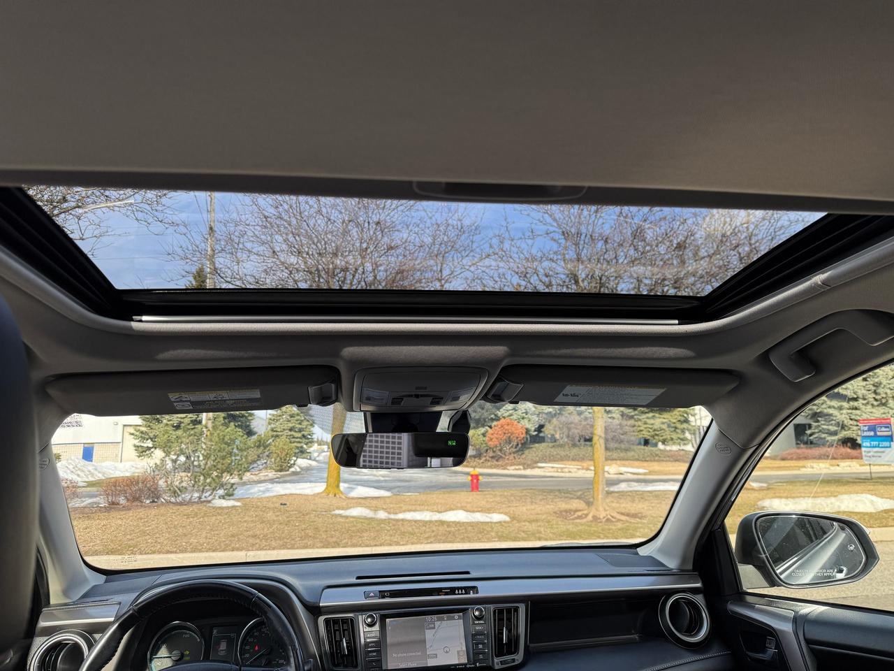 2017 Toyota RAV4 AWD LIMITED HYBRID.NAV.LEATHER.SUNROOF.CERTIFIED! Photo