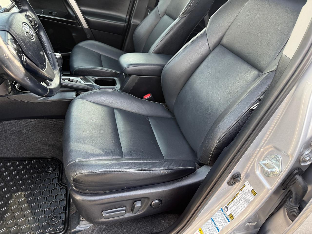 2017 Toyota RAV4 AWD LIMITED HYBRID.NAV.LEATHER.SUNROOF.CERTIFIED! Photo