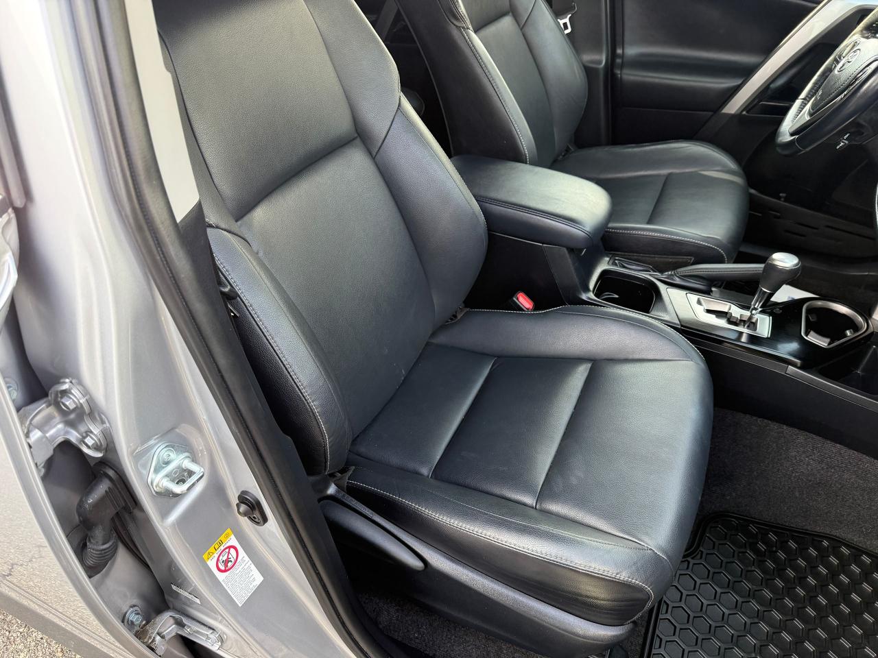 2017 Toyota RAV4 AWD LIMITED HYBRID.NAV.LEATHER.SUNROOF.CERTIFIED! Photo