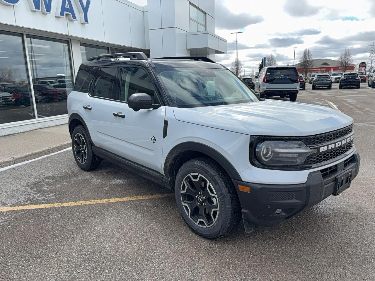 2026 Ford Bronco Sport OUTER BANKS, MOONROOF, TECH PKG, MEMORY SEAT Photo2