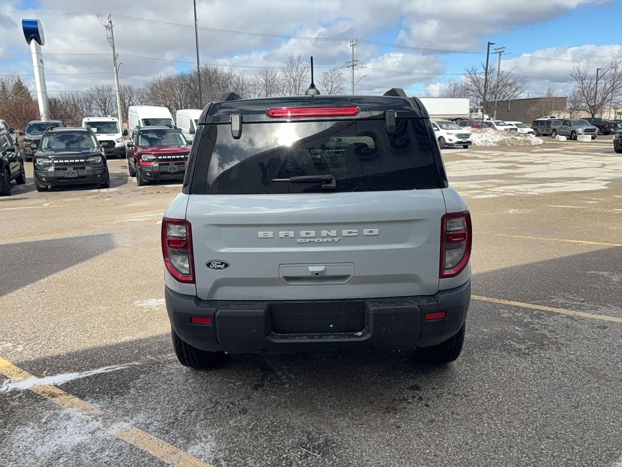 2026 Ford Bronco Sport OUTER BANKS, MOONROOF, TECH PKG, MEMORY SEAT Photo