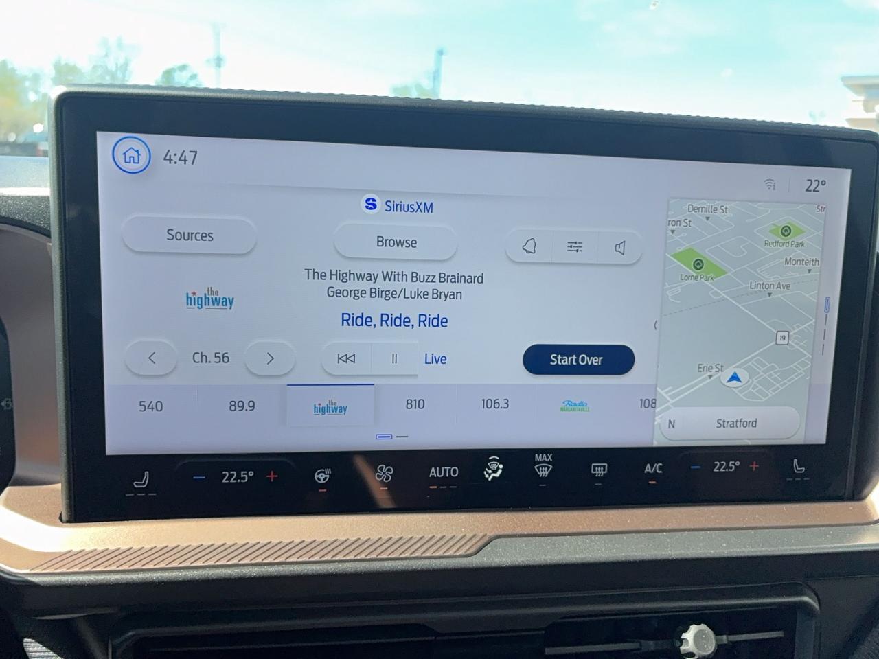 2026 Ford Bronco Sport OUTER BANKS, MOONROOF, TECH PKG, MEMORY SEAT Photo
