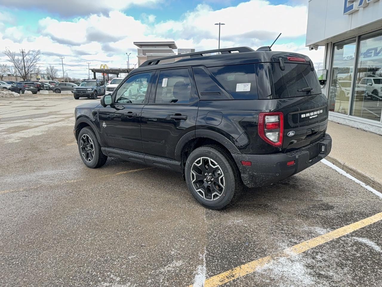 2026 Ford Bronco Sport OUTER BANKS, TECH PKG, MOONROOF, ADAPTIVE CRUISE Photo