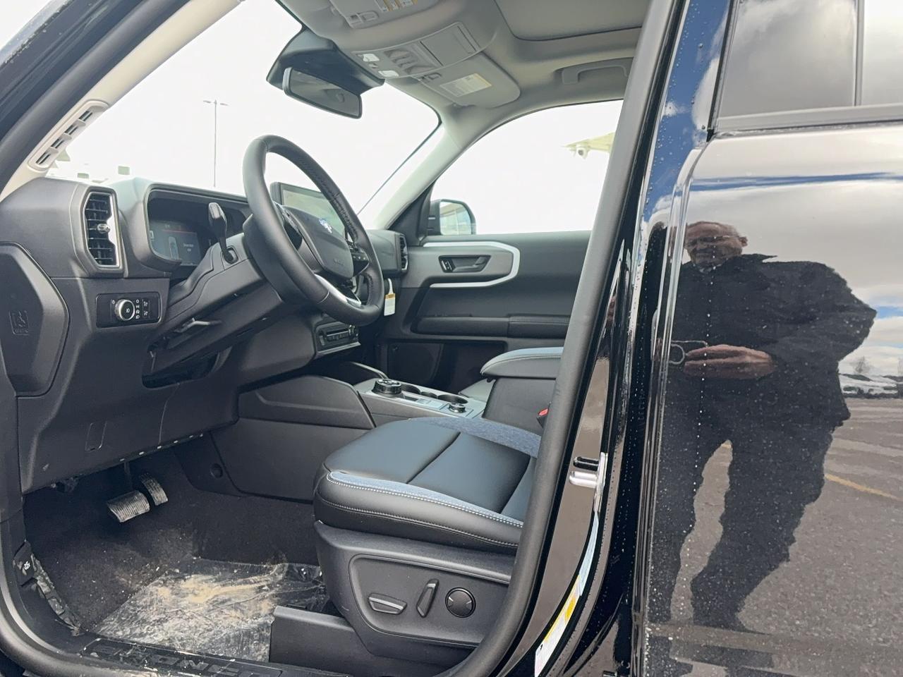 2026 Ford Bronco Sport OUTER BANKS, TECH PKG, MOONROOF, ADAPTIVE CRUISE Photo