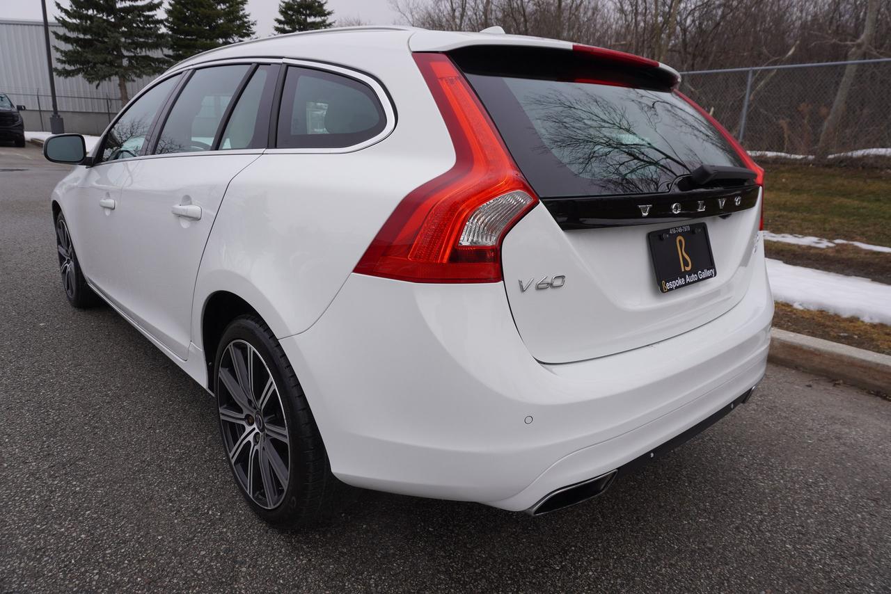 2015 Volvo V60 T6 PREMIUM PLUS / AWD / STUNNING COMBO /RARE WAGON Photo2