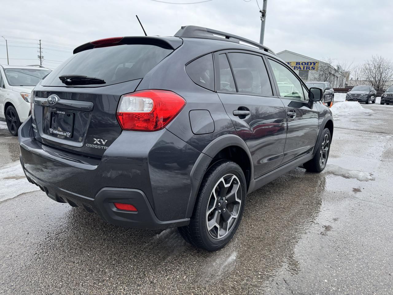 2013 Subaru XV Crosstrek 2.0i w/Touring Pkg Photo4