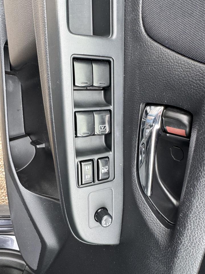 2013 Subaru XV Crosstrek 2.0i w/Touring Pkg Photo