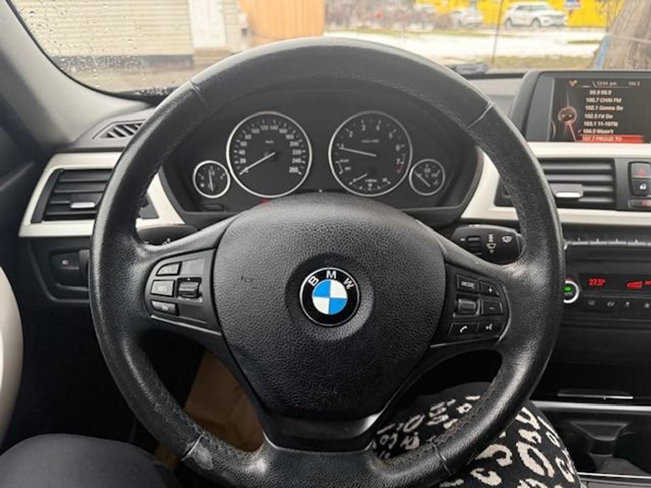 2015 BMW 3 Series 4dr Sdn 320i xDrive AWD Photo