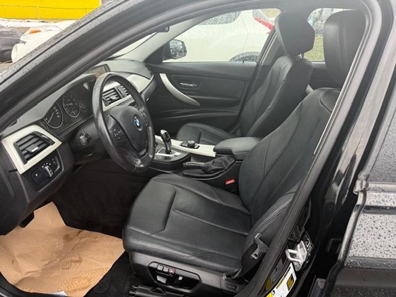 2015 BMW 3 Series 4dr Sdn 320i xDrive AWD Photo