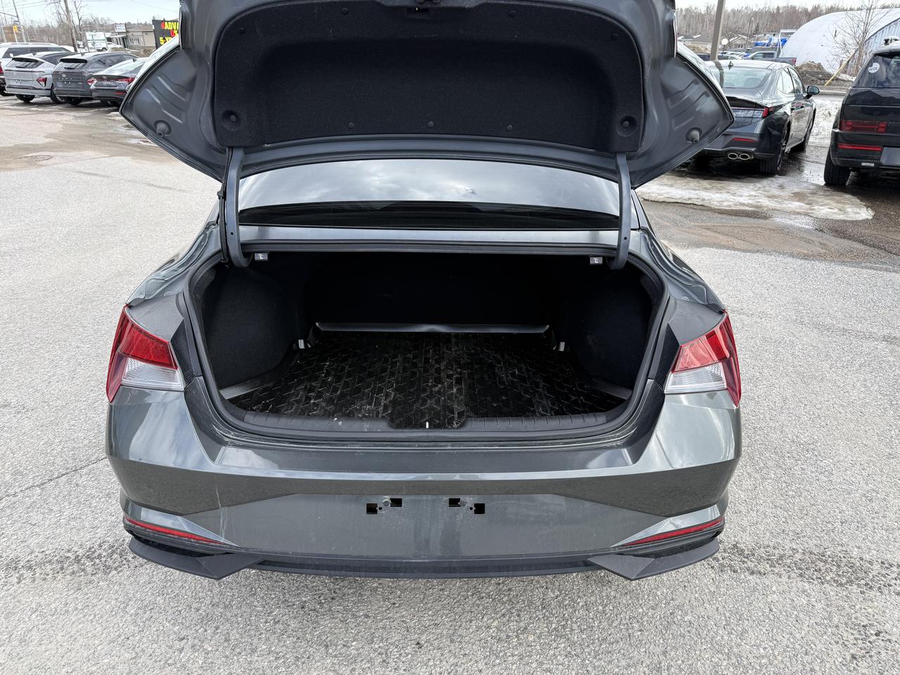 2023 Hyundai Elantra Preferred Photo