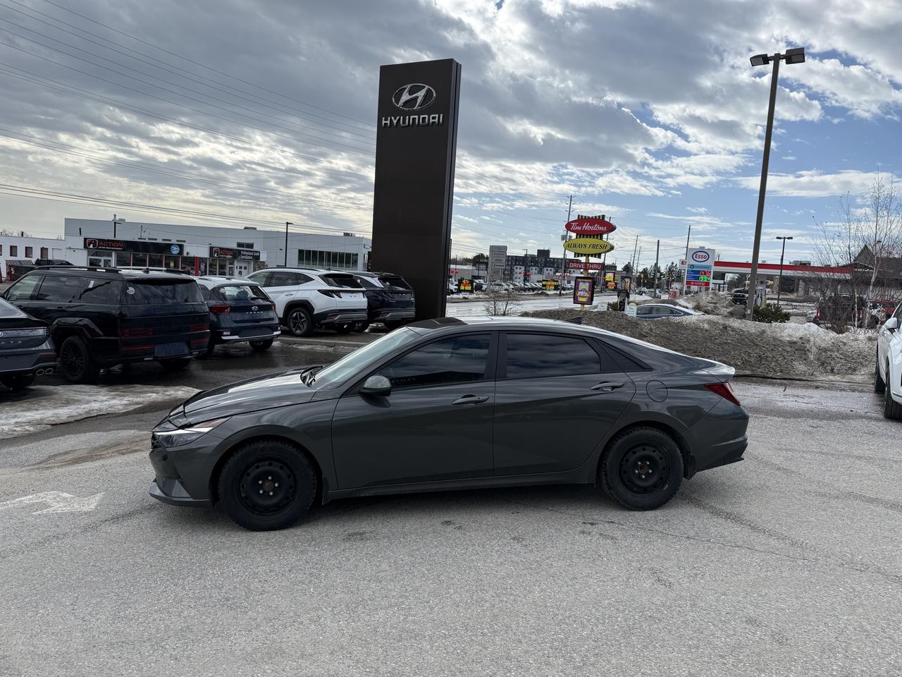 2023 Hyundai Elantra 