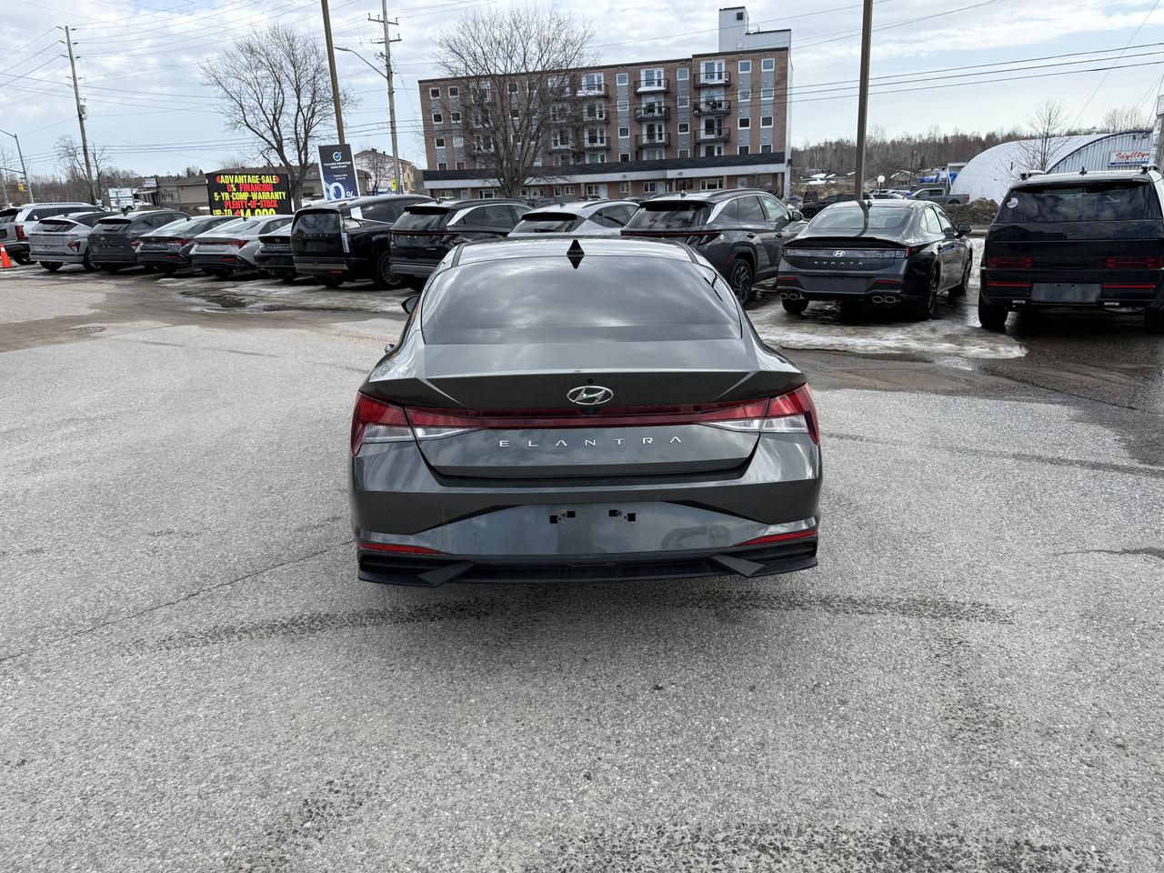 2023 Hyundai Elantra Preferred Photo