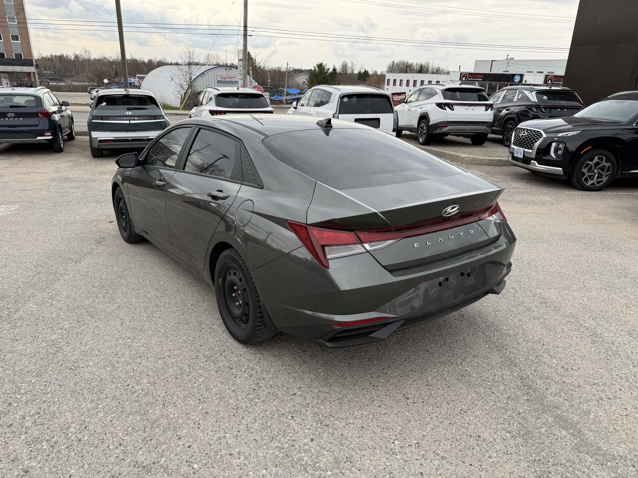 2023 Hyundai Elantra Preferred Photo8