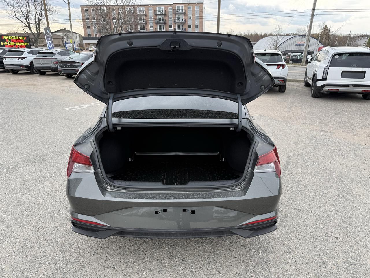 2023 Hyundai Elantra Preferred Photo