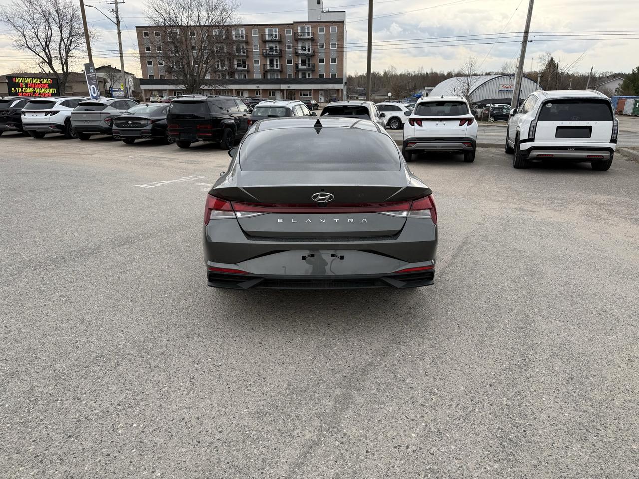 2023 Hyundai Elantra Preferred Photo7