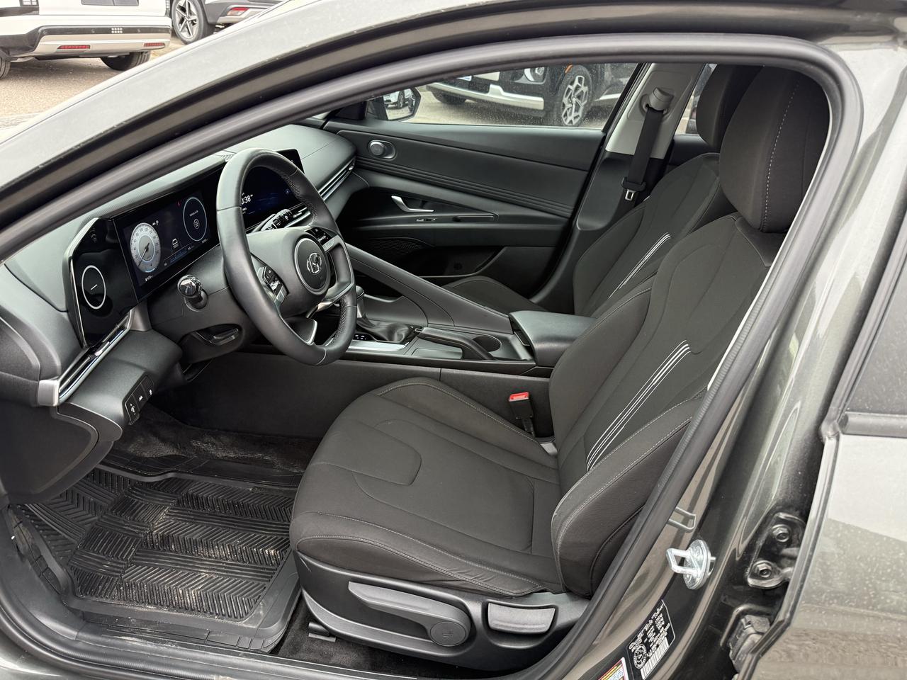 2023 Hyundai Elantra Preferred Photo12