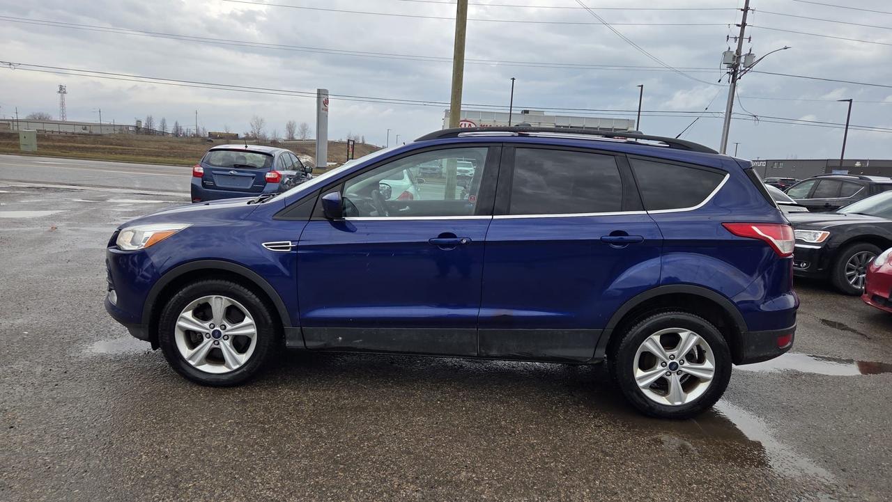 2013 Ford Escape SE, AUTO, 4CYL, ONLY 174KMS, NEED REPAIRS, AS IS Photo