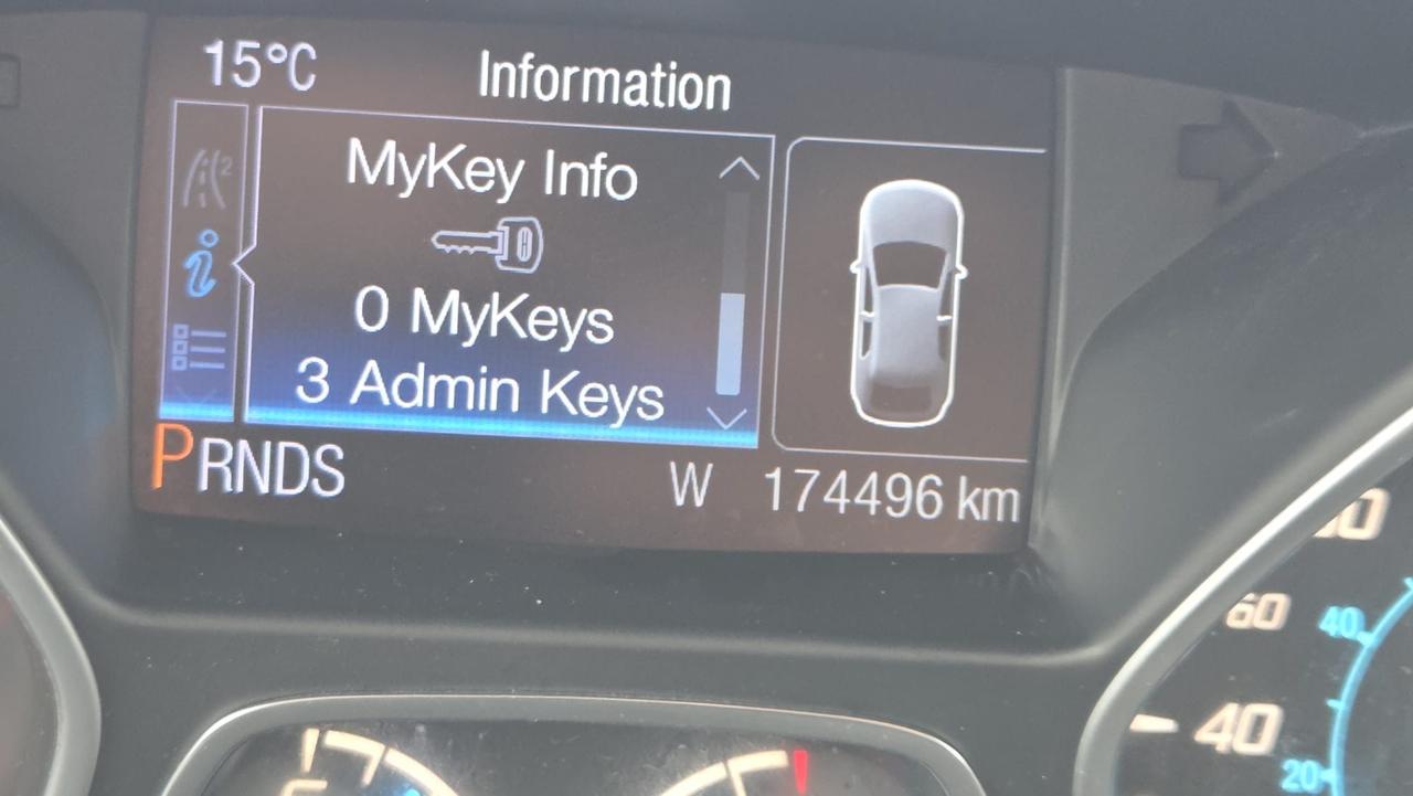 2013 Ford Escape SE, AUTO, 4CYL, ONLY 174KMS, NEED REPAIRS, AS IS Photo