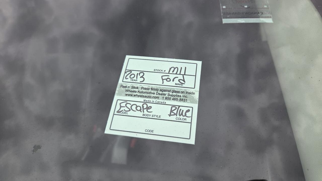 2013 Ford Escape SE, AUTO, 4CYL, ONLY 174KMS, NEED REPAIRS, AS IS Photo