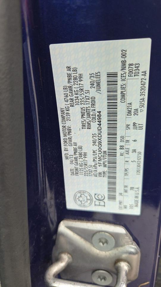 2013 Ford Escape SE, AUTO, 4CYL, ONLY 174KMS, NEED REPAIRS, AS IS Photo