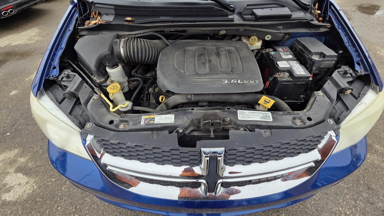 2013 Dodge Grand Caravan SXT, 7 PASSENGER, STOWNGO, AS IS SPECIAL Photo