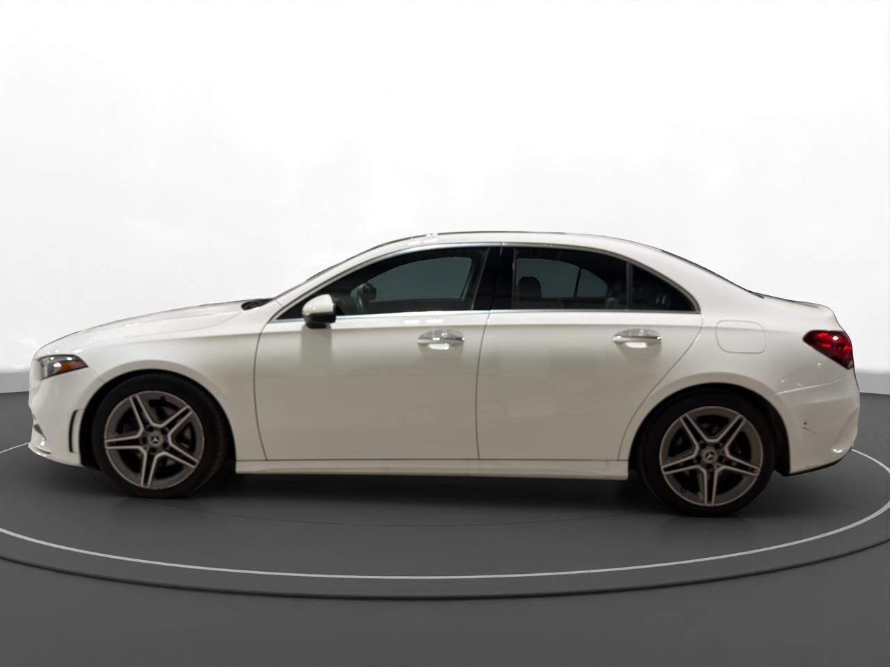 2022 Mercedes-Benz A220 A 220 4MATIC Sedan | AMG PKG | Photo3