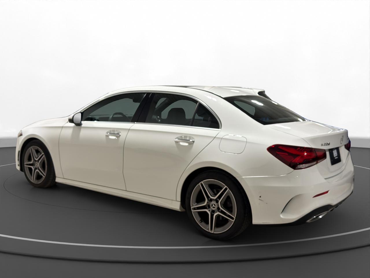 2022 Mercedes-Benz A220 A 220 4MATIC Sedan | AMG PKG | Photo4