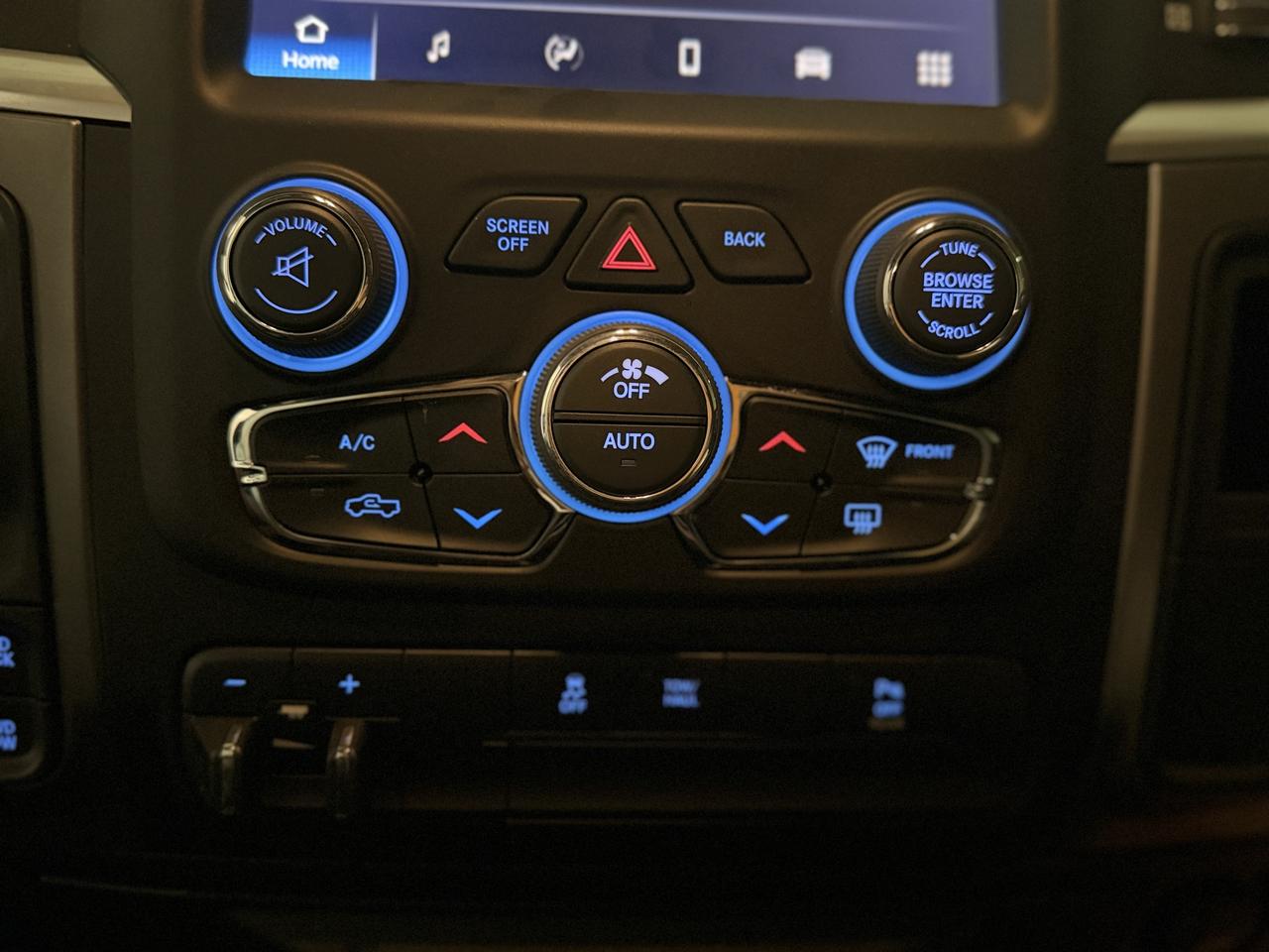 2022 RAM 1500 Classic WARLOCK 4X4 CREW CAB 5'7" BOX Photo