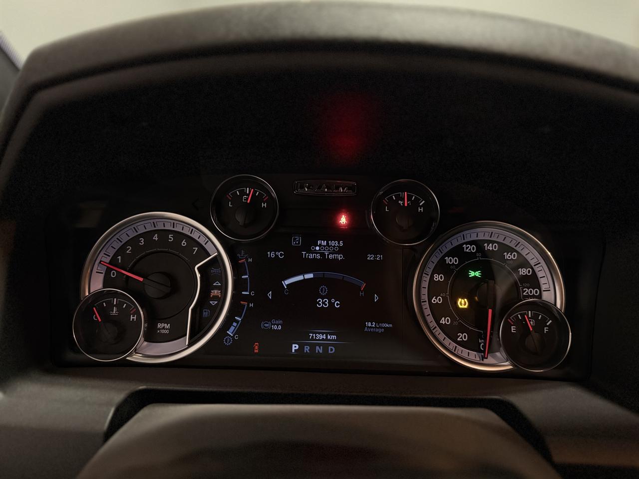 2022 RAM 1500 Classic WARLOCK 4X4 CREW CAB 5'7" BOX Photo