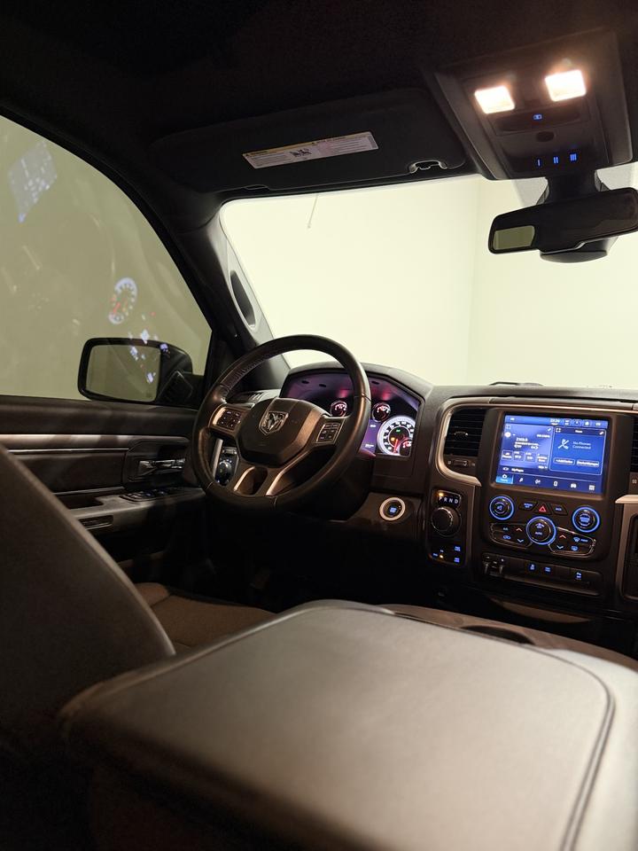 2022 RAM 1500 Classic WARLOCK 4X4 CREW CAB 5'7" BOX Photo