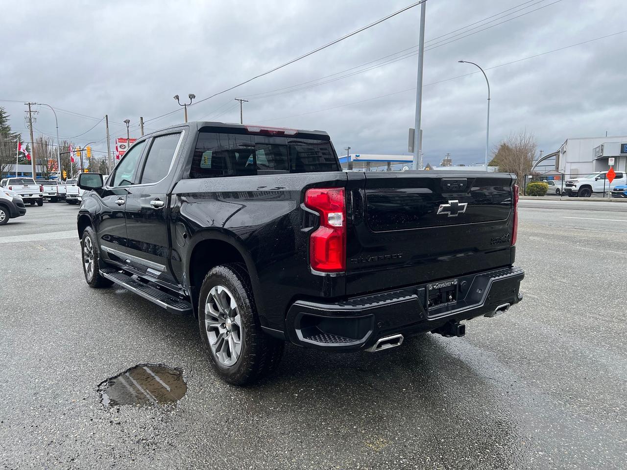 2024 Chevrolet Silverado 1500 High Country Photo5