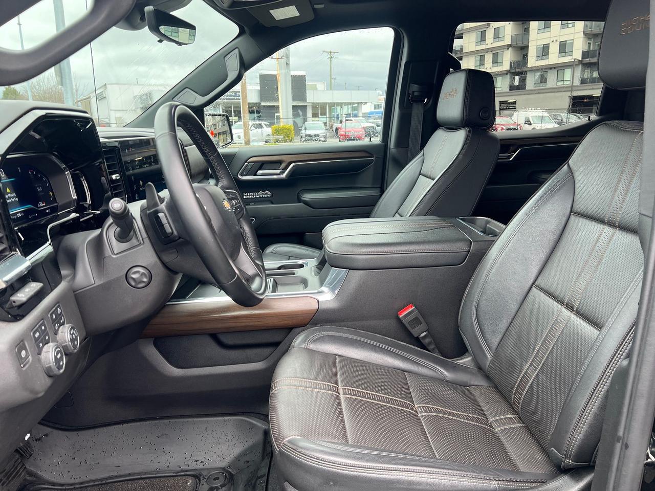 2024 Chevrolet Silverado 1500 High Country Photo16