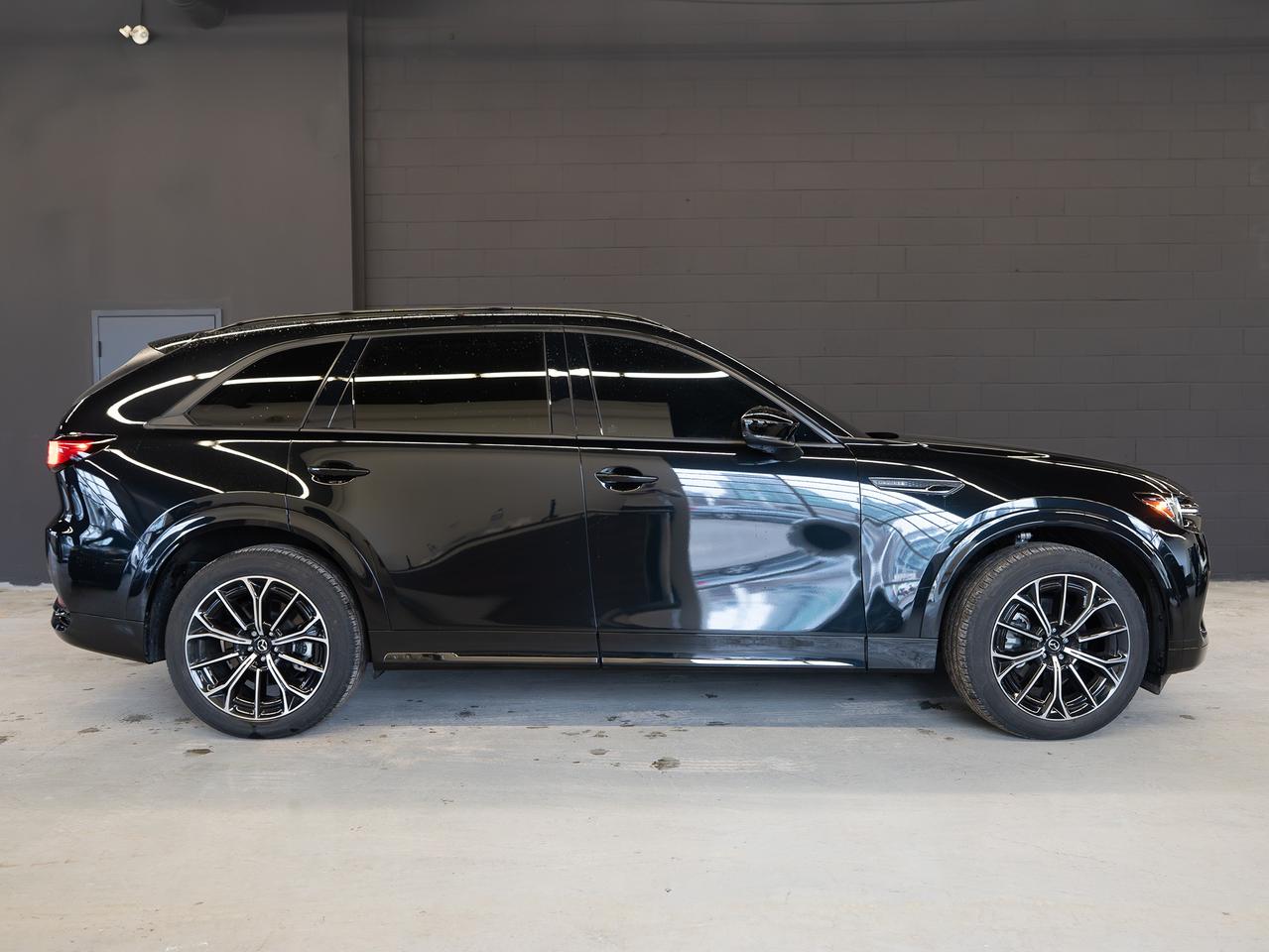 2025 Mazda CX-70 Signature| CLEAN CARFAX| NO ACCIDENTS| Photo