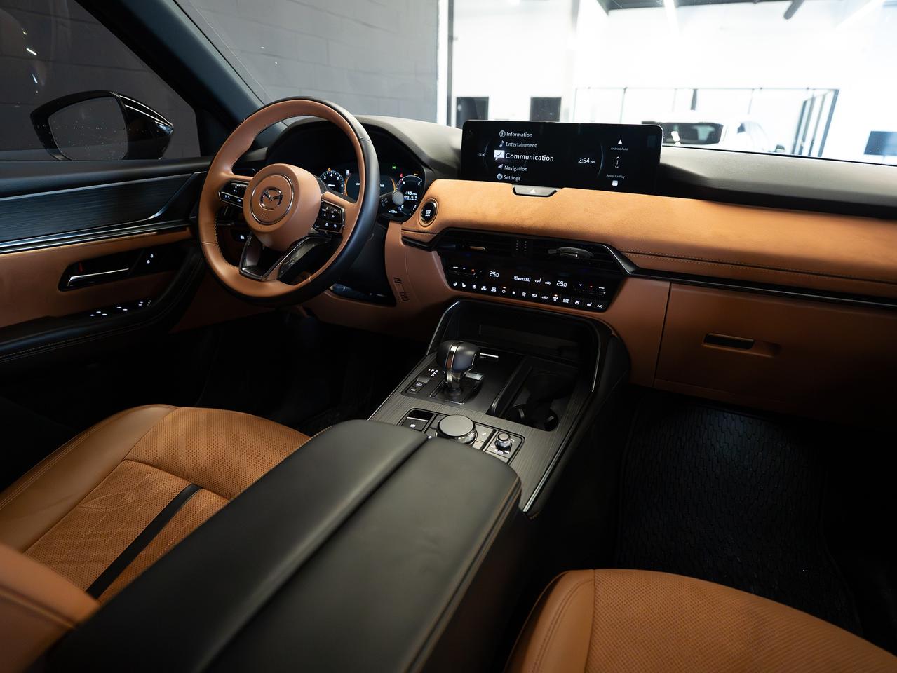 2025 Mazda CX-70 Signature| CLEAN CARFAX| NO ACCIDENTS| Photo