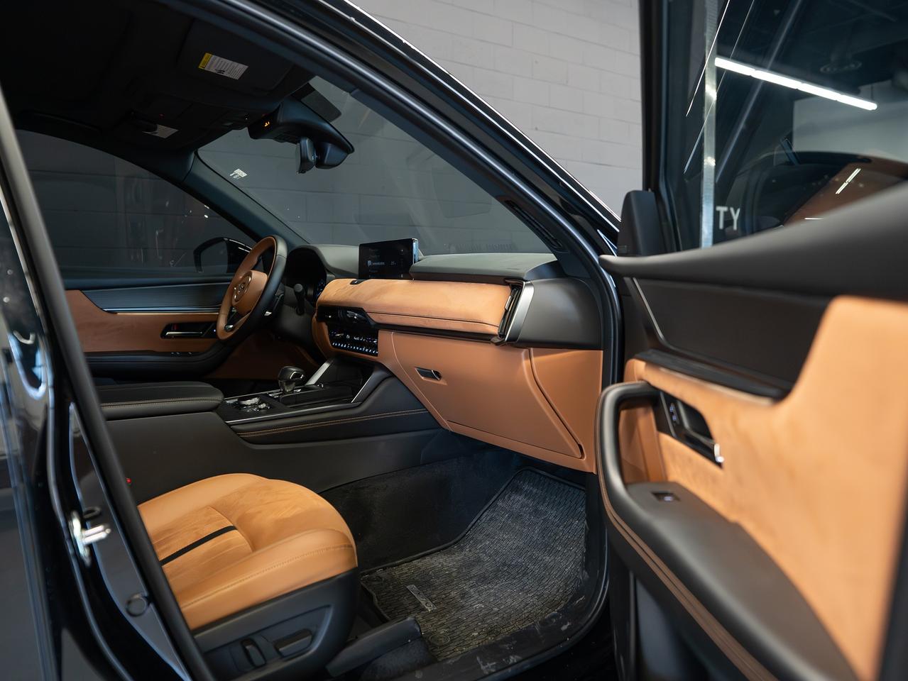 2025 Mazda CX-70 Signature| CLEAN CARFAX| NO ACCIDENTS| Photo