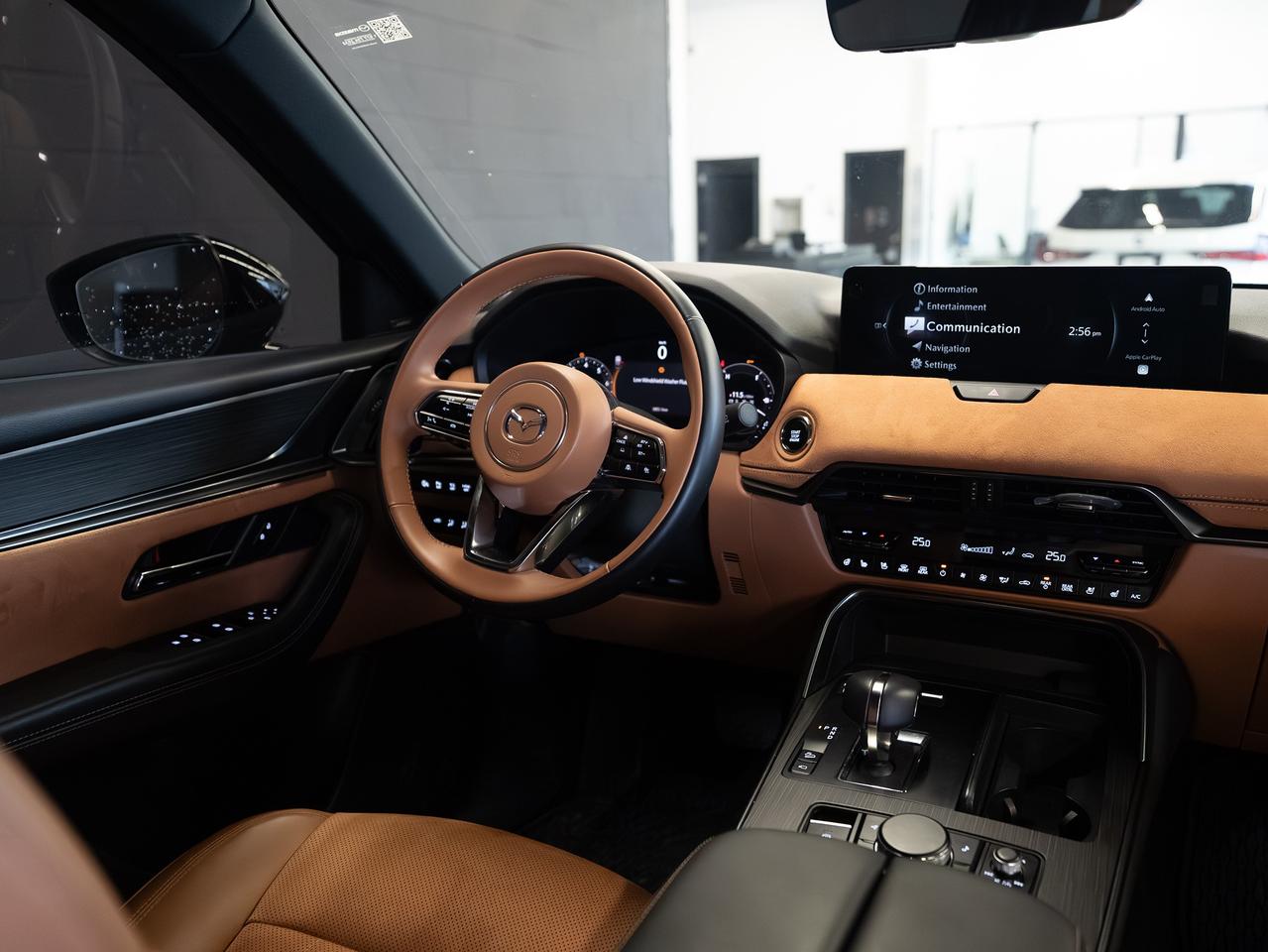 2025 Mazda CX-70 Signature| CLEAN CARFAX| NO ACCIDENTS| Photo